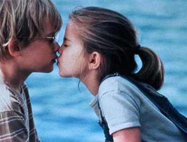 Así luce la niña protagonista de "Mi primer beso"