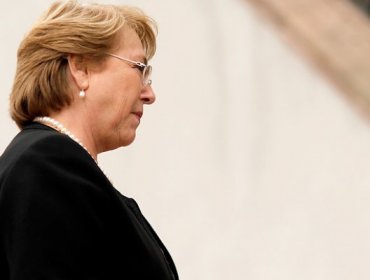 Bachelet descarta irregularidades en asesorías de ex ministro Insunza a Codelco