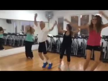 Video: Piñera se luce con descoordinados pasos de Zumba