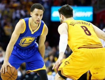 NBA: Los Warriors ganan el cuarto partido y recuperan localía