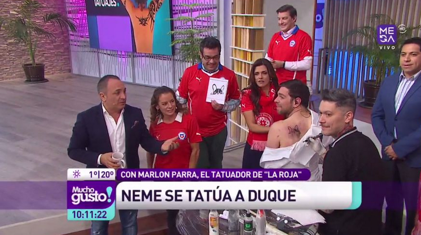 José Antonio Neme se tatúa en matinal Mucho Gusto a su perro Duque