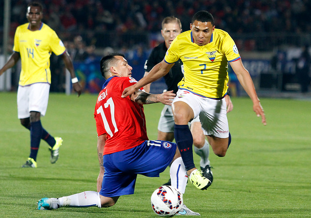 Cuatro chilenos figuran en la oncena ideal de la primera fecha de Copa América