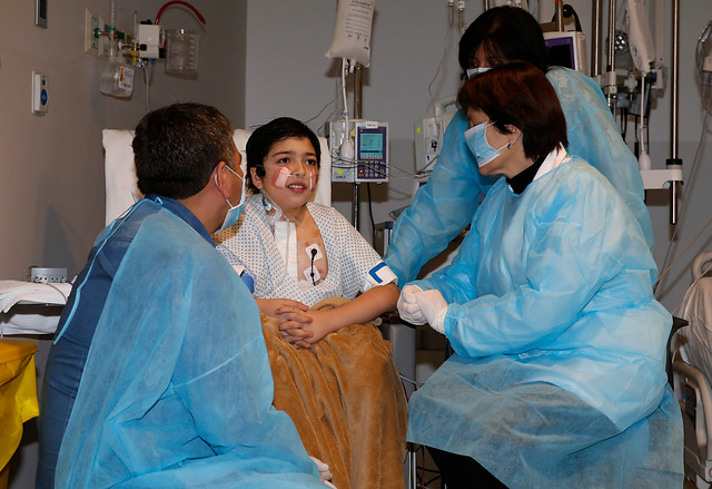 Ministra de Salud visitó a Pedro Quinteros, el niño trasplantado del corazón