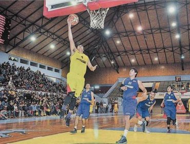 Español de Osorno sigue firme al tope de Liga Saesa