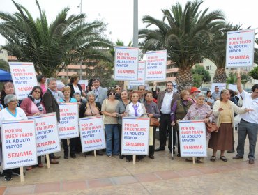 "No al Maltrato" dijeron adultos mayores de Arica