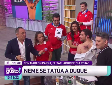 José Antonio Neme se tatúa en matinal Mucho Gusto a su perro Duque