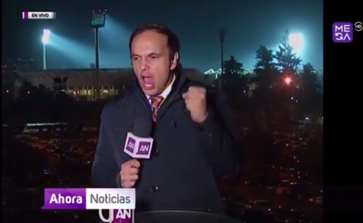 La divertida reacción del periodista de Mega al celebrar el gol de Alexis Sánchez que fue anulado