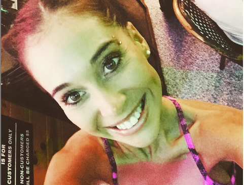 De tal palo a tal astilla: Mamá de Vale Roth sorprende con musculosa figura