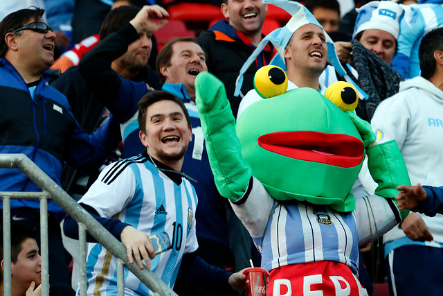 Argentinos y uruguayos con opuestos estados de ánimo antes del clásico