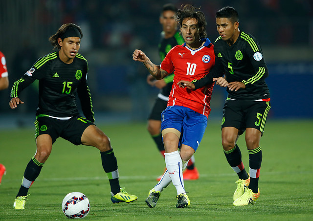 Jorge Valdivia no jugaba los 90' por la 'Roja' desde octubre de 2011