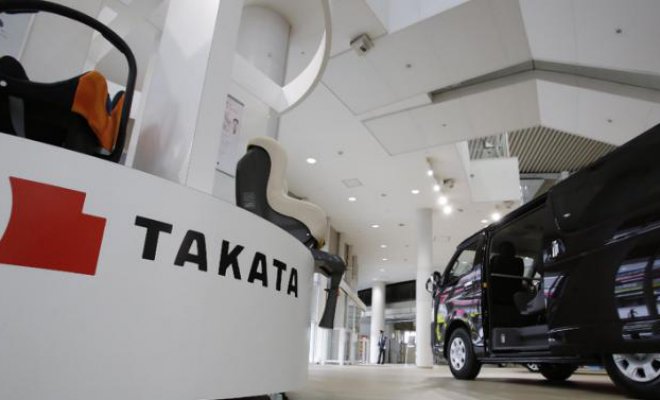 Toyota añade 1,3 millones de vehículos a llamada a revisión de airbag Takata