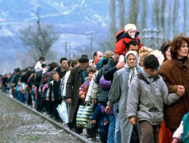 Polémica protesta: Activistas llevan cadáveres de refugiados a Berlín