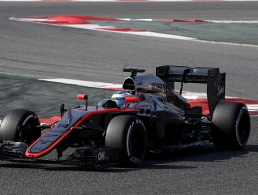 Alonso: "McLaren-Honda debería centrarse en el coche del 2016"
