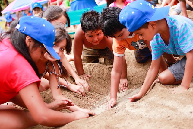 Playa de Lavín llega al teatro con “Santiago Beach”