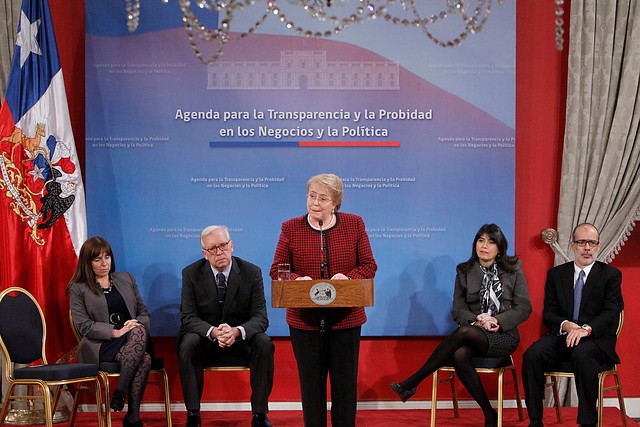 Presidenta Michelle Bachelet firma proyectos de ley de la Agenda para la Transparencia y la Probidad