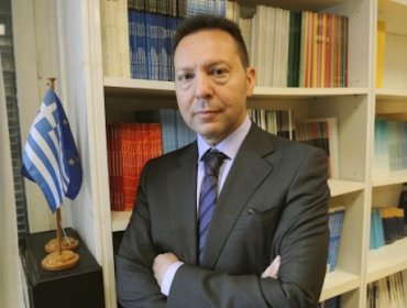Gobernador de Banco de Grecia advierte de "Grexit" si fracasan negociaciones