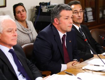 Presidente de Codelco entregó a comisión información de contratos de 2000 a 2015