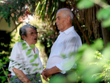 Senadores solicitarán al Gobierno que entregue pañales a los adultos mayores