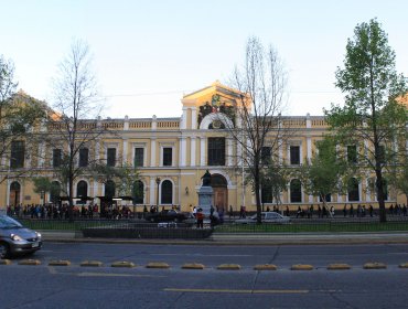 Rectoría de la Universidad de Chile condena toma protagonizada en Torre 15