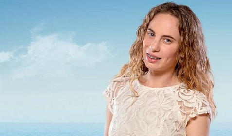 La sensual faceta de la actriz que interpreta a Esmeralda en Papá a la deriva