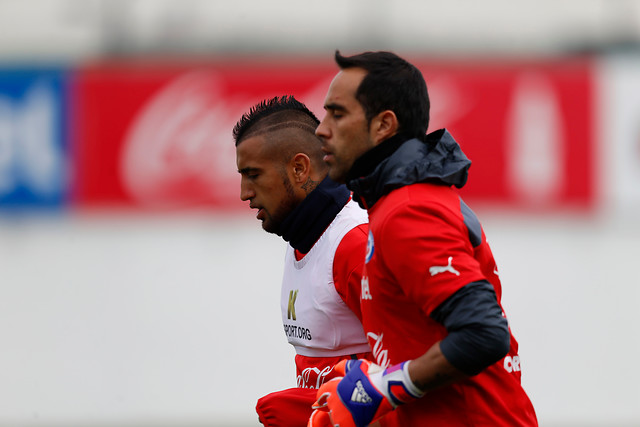 Claudio Bravo envió emotivo mensaje a Arturo Vidal por las redes sociales