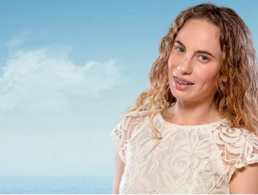 La sensual faceta de la actriz que interpreta a Esmeralda en Papá a la deriva