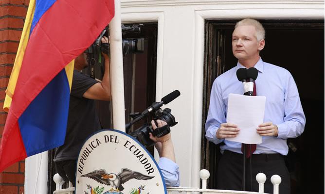 Assange cumple tres años en la embajada de Ecuador en Londres