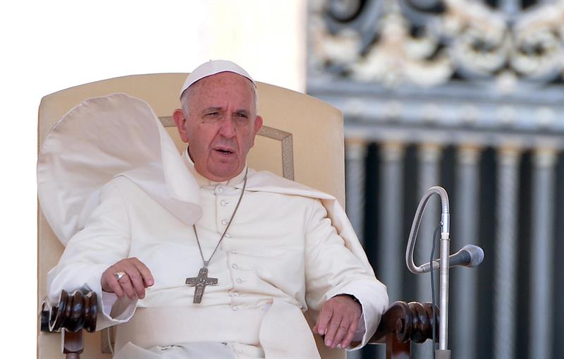 El papa lamenta que "poderosos" sean incapaces de dar soluciones en Medio Oriente