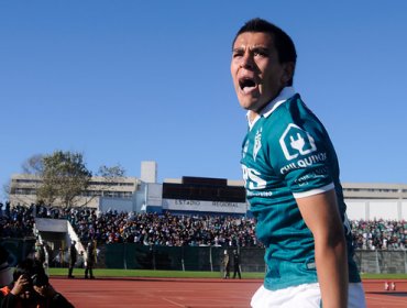 Santiago Wanderers oficializó el regreso de Carlos Muñoz por un año