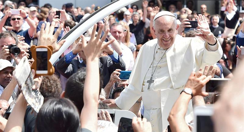 Papa Francisco pide decir "no" a corrupción "tan extendida que parece una actitud"