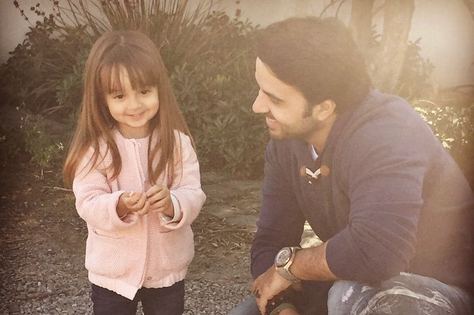 Famosos publican tiernas fotos en el Día del Padre