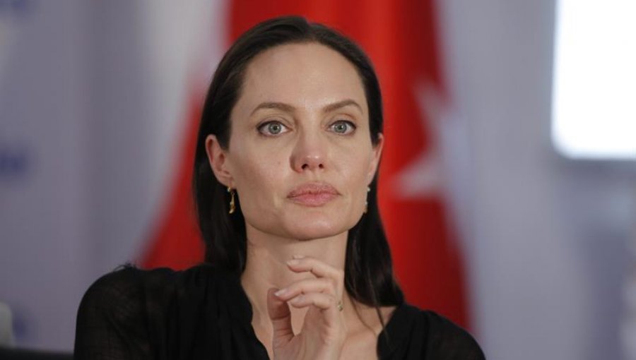 Angelina Jolie realiza viaje solidario a los campos de refugiados en Turquía
