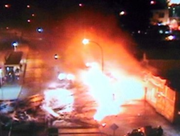 Trabajadores de Metro formaron barricadas en Estación Mapocho