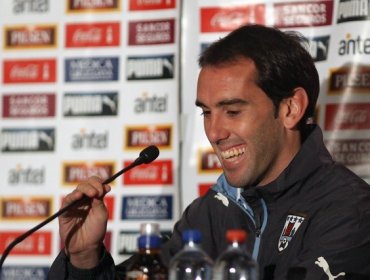 Copa América-Godín: "La presión y responsabilidad la tiene Chile que es local"