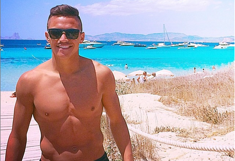 Alexis Sánchez se luce bailando reggaetón