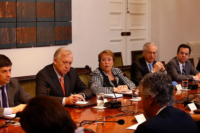 Presidenta convoca a consejo extraordinario de Gabinete en La Moneda