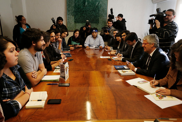 Confech sale molesta de reunión con Eyzaguirre y mantuvo llamado a marcha