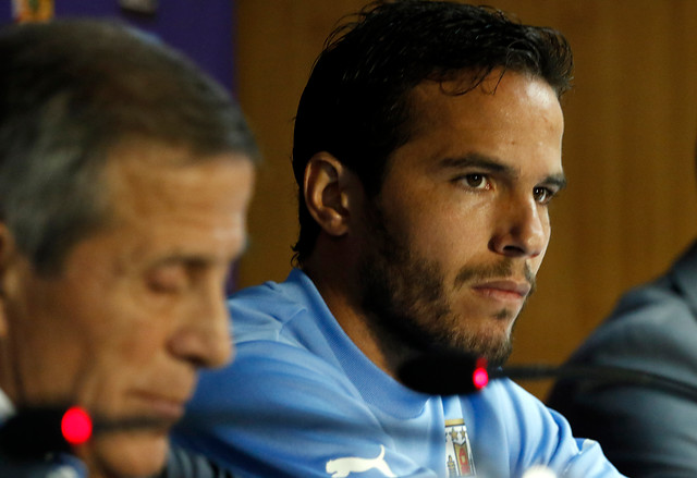 Copa América-Álvaro González: "Jugar ante equipos poderosos nos saca lo mejor"