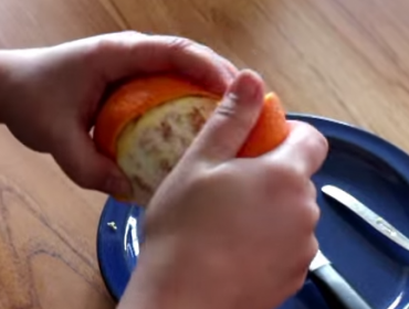 Video: Conoce la forma más sencilla de pelar una naranja