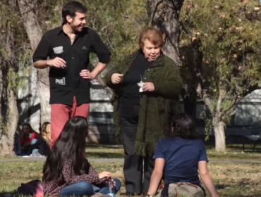 Video: Abuela que busca novia a su nieto es furor en la web