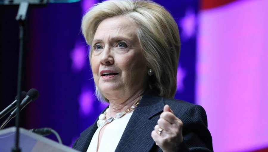 Hillary Clinton define como "terrorismo racista" el tiroteo en Carolina del Sur