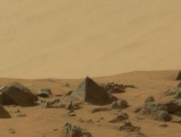 Video: Curiosity encuentra una “pirámide perfecta” en Marte