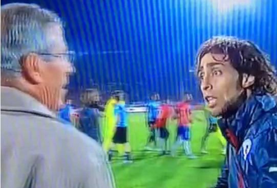 Video: Jorge Valdivia da respetuoso consejo al entrenador de Uruguay