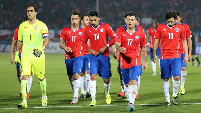 Canal 13 vuelve a vencer a TVN con un peak de 47 puntos en partido Chile – Uruguay