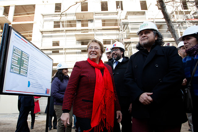 Presidenta visita obras de conjunto habitacional más grande de la capital