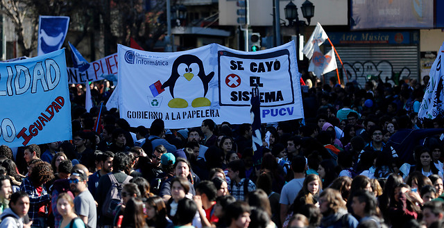 Confech cifra en 120.000 los asistentes a la marcha en la capital