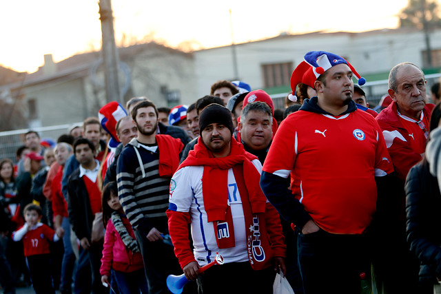 Copa América: Hinchas cantan himno de chile mientras sonaba el boliviano