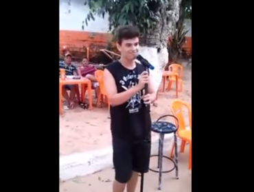 Video: Joven impacta interpretando canción de Whitney Houston