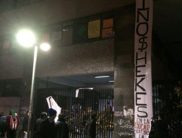 Jornada de movilización estudiantil se inicia con toma del Instituto Nacional