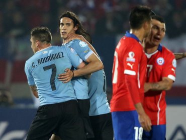 Gonzalo Jara quedaría fuera del resto de la Copa si es sancionado por provocar a Cavani